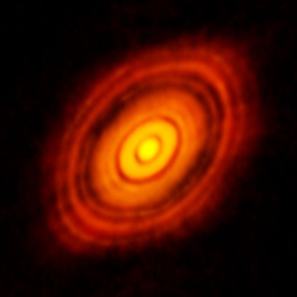 Un sistema solar en formación alrededor de la estrella HL Tauri